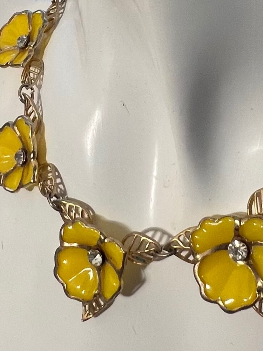 Vintage 1960s Yellow Enamel Flower Bib Necklace - Retro Mod Mid Century Floral C